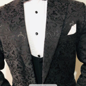Traje Negro con Detalles 02
